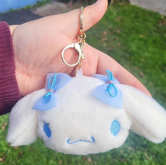 NEW Cinnamon Roll Sanrio Plush Keychain - Picture 1 of 3